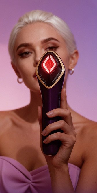Handheld light therapy beauty devices